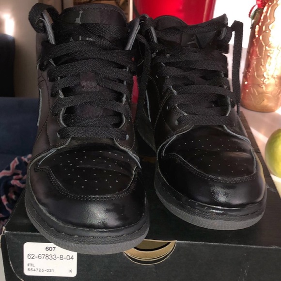 Shoes - Picture 1 of 2